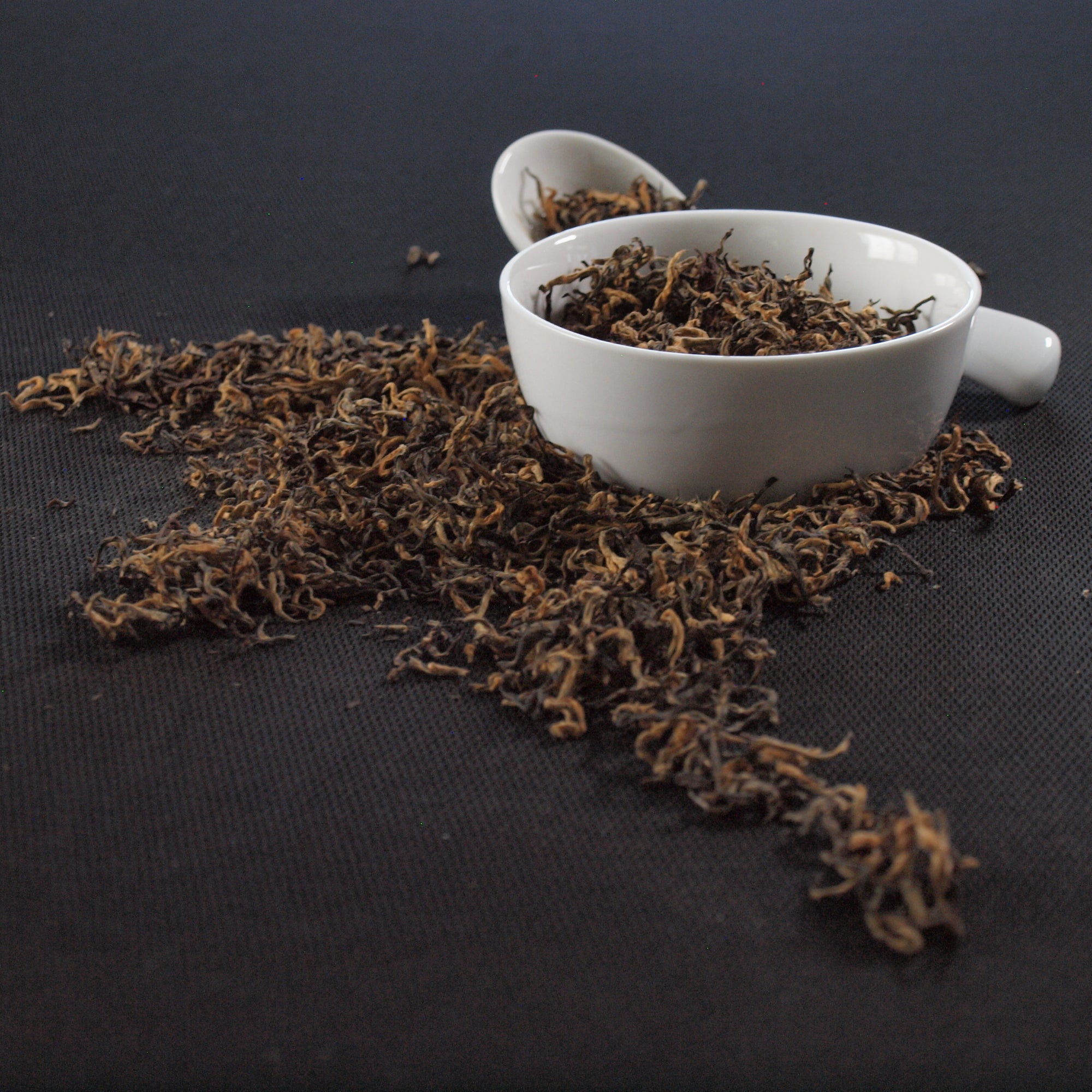specialty tea, loose leaf tea, black tea, with dish
